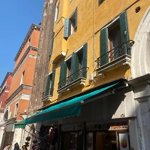 antique-historical-apartment.hotelinveneto.com/