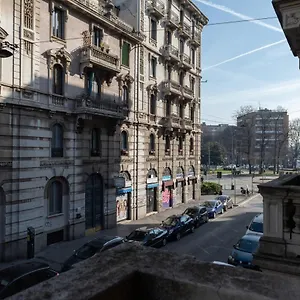 liberty-19-design-apt-with-balcony-wifi-a-c.it-lombardy.com/